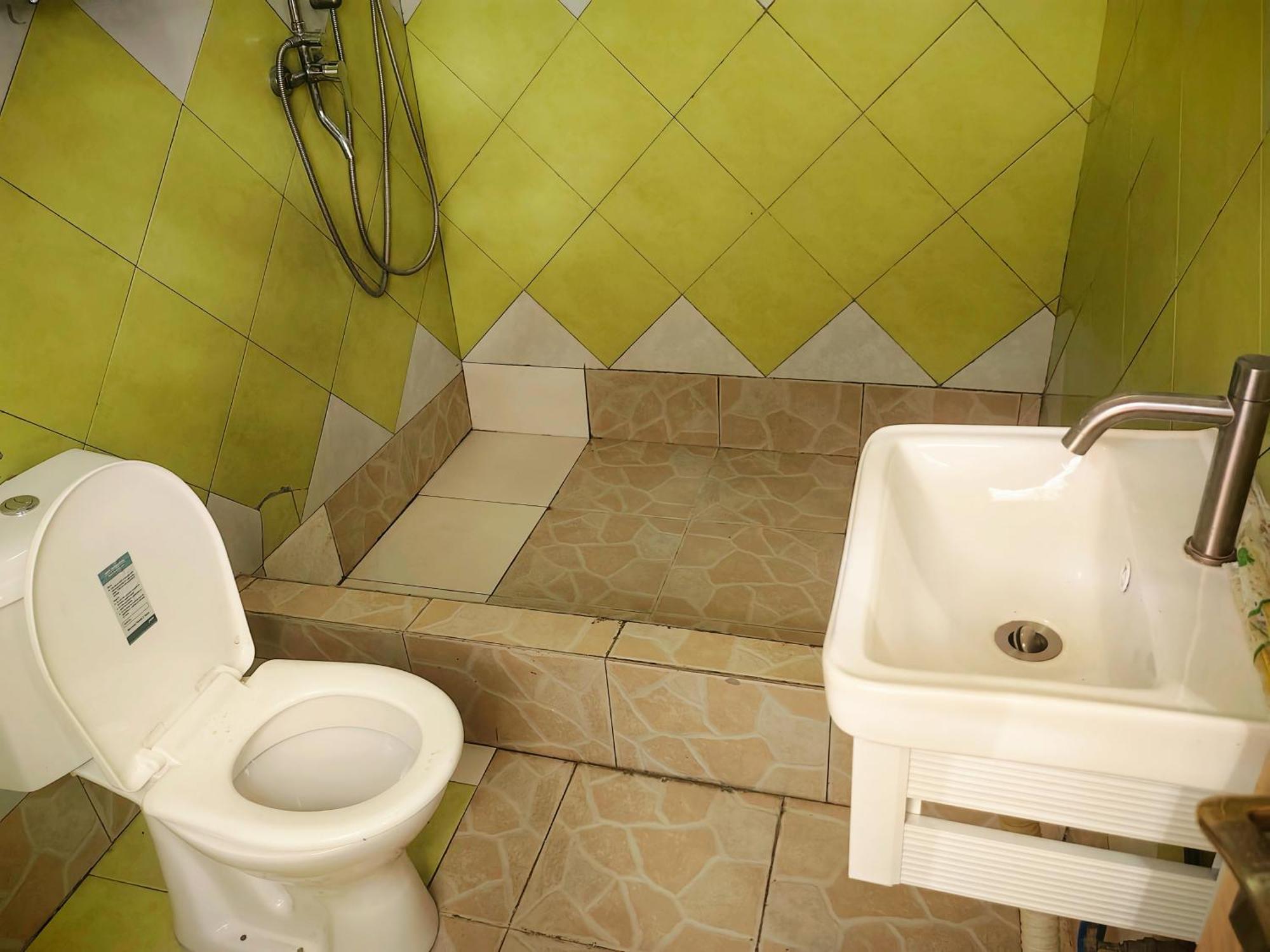 Hongyuanprimierhotel Accra Extérieur photo